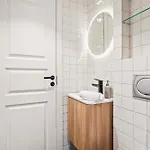 Spacious Gem In Old Town I New 2025 I 3 Bed 2 Bath شقة