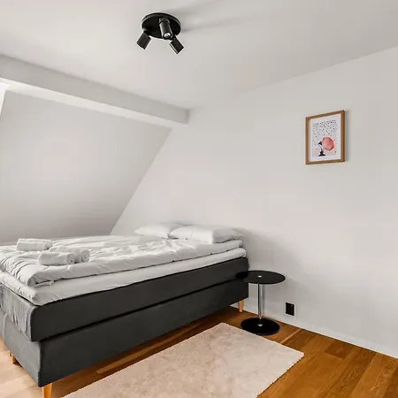 Spacious Gem In Old Town I New 2025 I 3 Bed 2 Bath