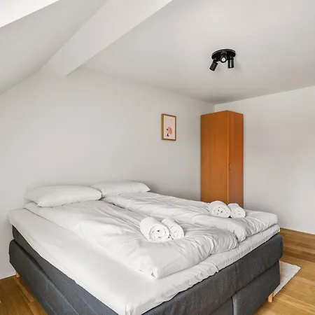 Апартаменты Spacious Gem In Old Town I New 2025 I 3 Bed 2 Bath *