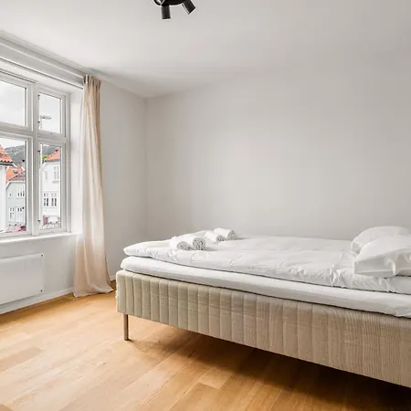 Spacious Gem In Old Town I New 2025 I 3 Bed 2 Bath Апартаменты