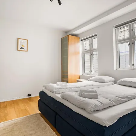 Spacious Gem In Old Town I New 2025 I 3 Bed 2 Bath *