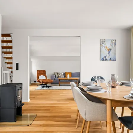 Leilighet Spacious Gem In Old Town I New 2025 I 3 Bed 2 Bath Bergen