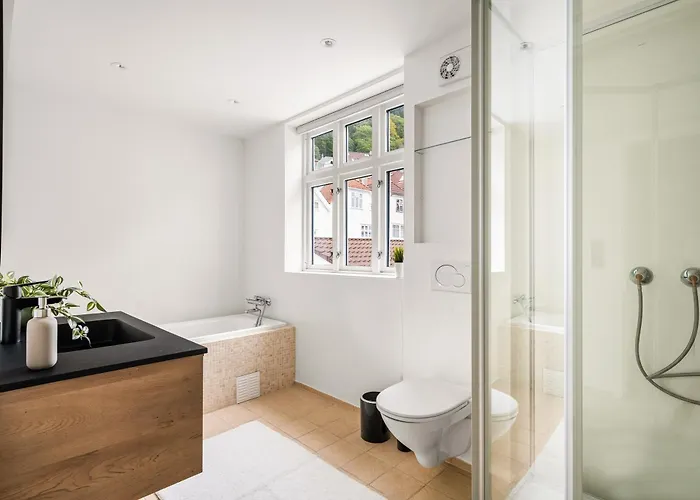 Spacious Gem In Old Town I New 2025 I 3 Bed 2 Bath Apartman Bergen