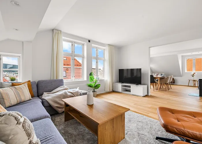 Spacious Gem In Old Town I New 2025 I 3 Bed 2 Bath Apartman Bergen