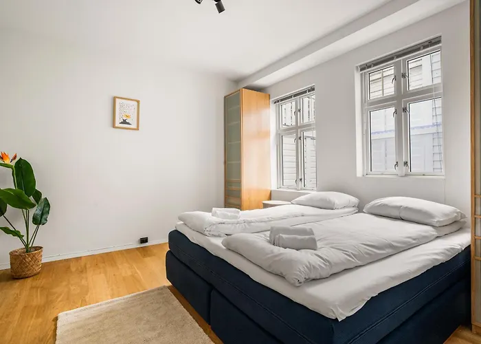 Spacious Gem In Old Town I New 2025 I 3 Bed 2 Bath *