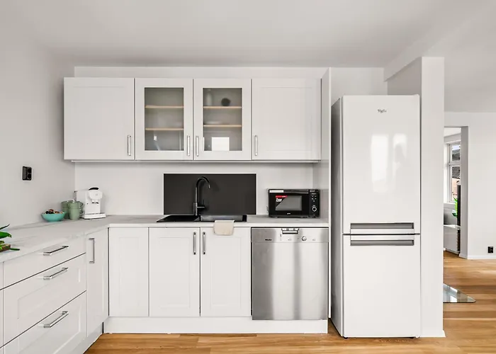 Spacious Gem In Old Town I New 2025 I 3 Bed 2 Bath Apartman *