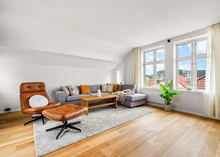 Spacious Gem In Old Town I New 2025 I 3 Bed 2 Bath Apartman